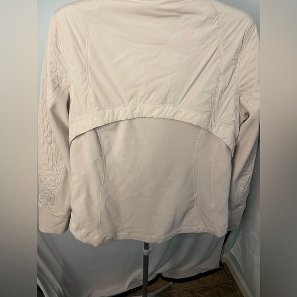 Athleta cold front hybrid Cream Quilted Jacket | size XL - Picture 8 of 11